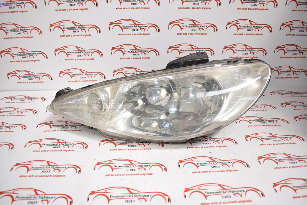 Far stanga Peugeot 206 2002