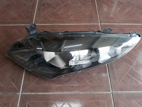 Far stanga Renault Megane 3 2008 2009 2010 2013 cod 260602446R