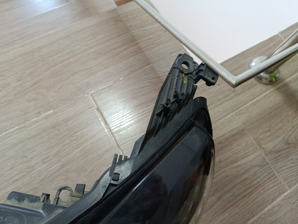 Far stanga Renault Megane 4 260601122R 2