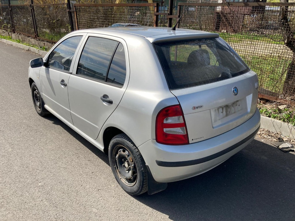 Far stanga Skoda Fabia 2004 HATCHBACK 1.