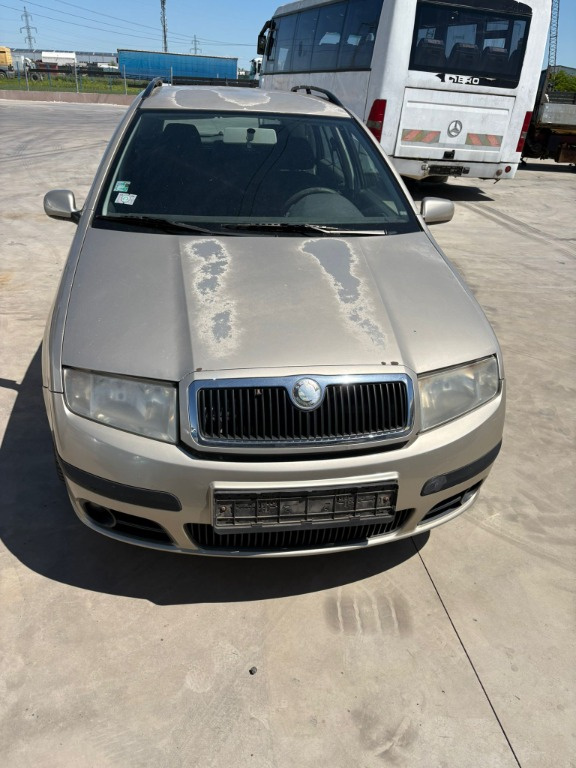 Far stanga Skoda Fabia 2006 Break 1.2