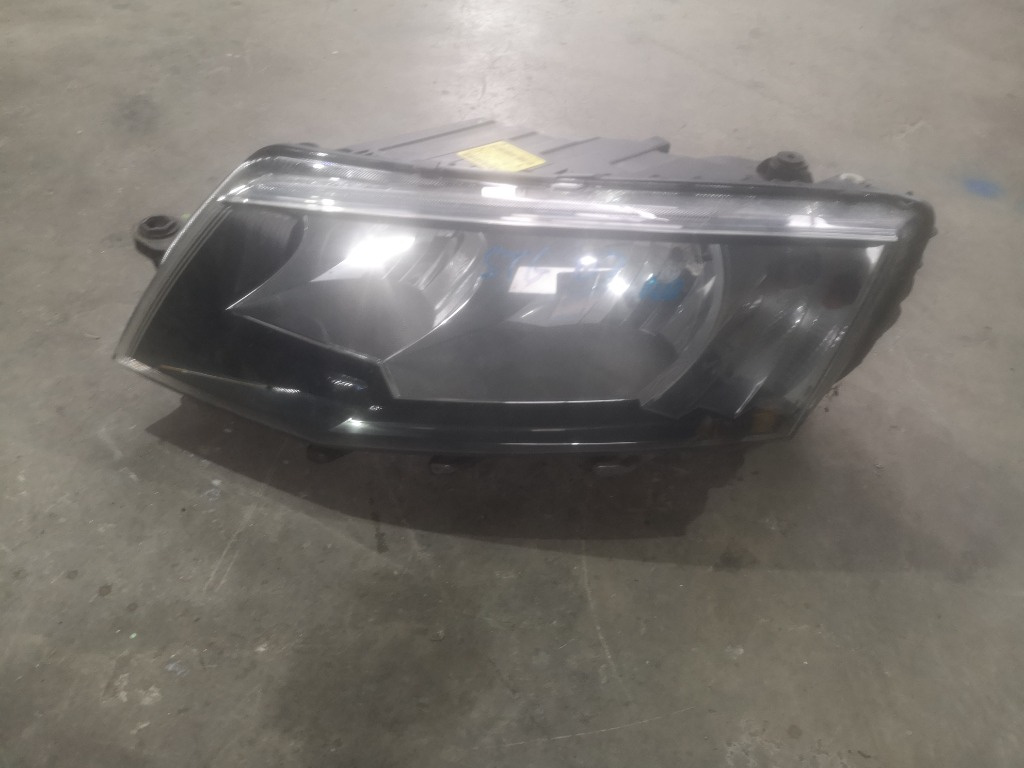 Far stanga Skoda Octavia 3 an 2013 2014 2015 2016 cod 5E2941015