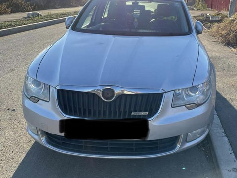 Far stanga Skoda Superb 2 2012 Break 1.6