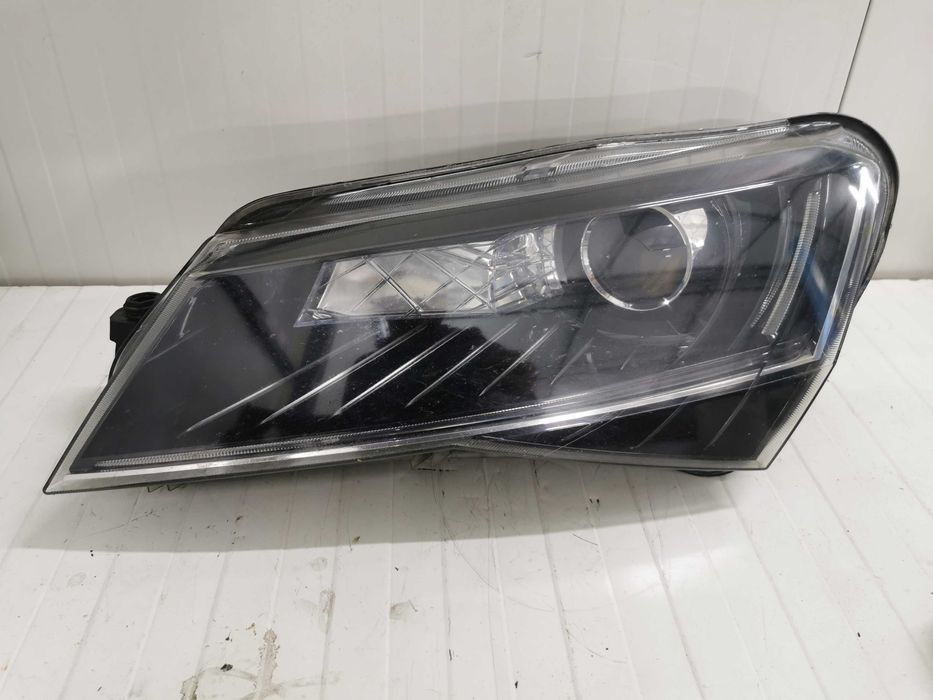 Far Stanga Skoda Superb 3 2018 D3S+LED Adaptiv Cod 3v1 941 017 b