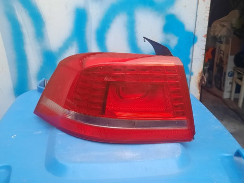 Far stanga spate sedan Volkswagen Passat B7 LED