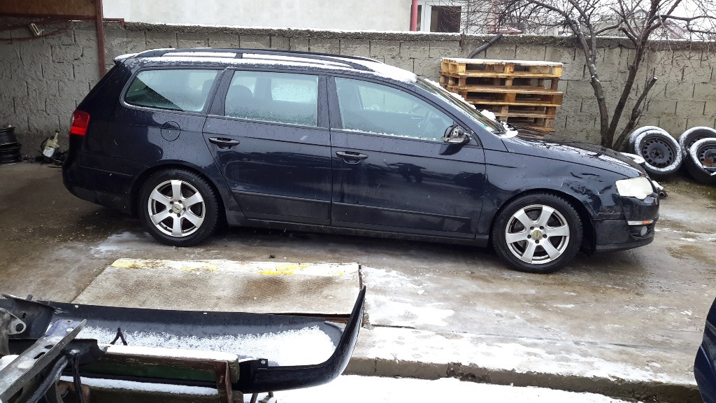 Far stanga Volkswagen Passat B6 2005 bre