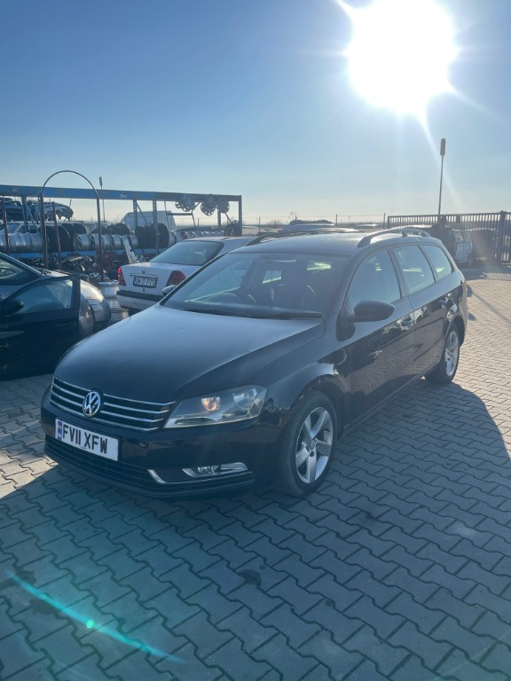 Far stanga Volkswagen Passat B7 2012 COMBI BREAK 2