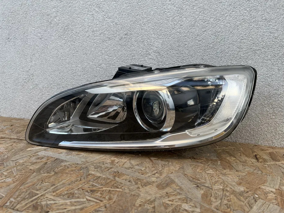 Far stanga Volvo S60 V60 Xenon Adaptiv F