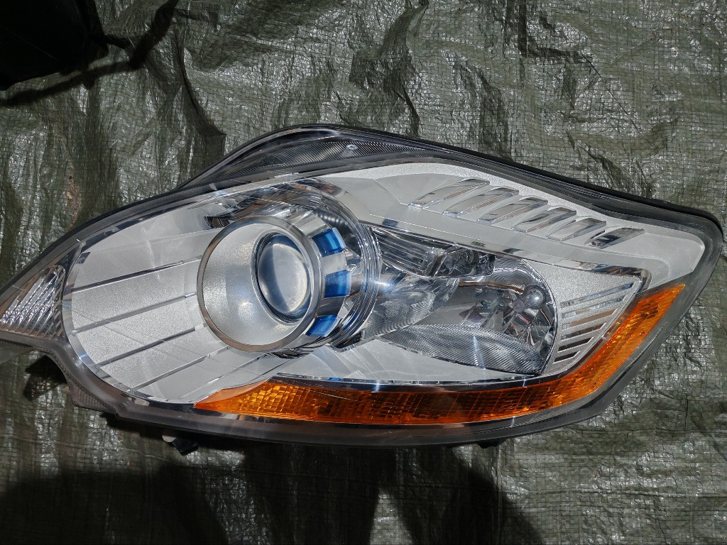 Far Stanga xenon, adaptiv cu lupa BV4J-13W030-AA Ford Kuga [2008 - 2013]