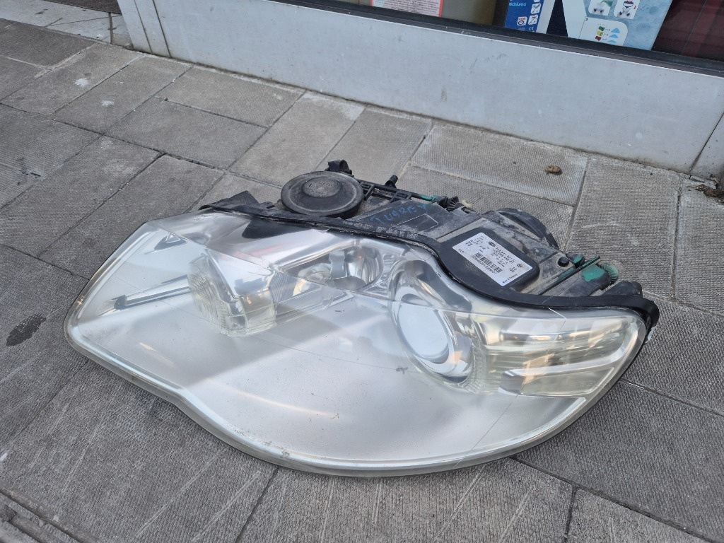 Far stanga xenon adaptiv vw touareg 2008