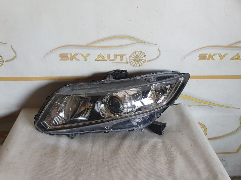 Far stanga xenon Honda Civic Sedan dupa 2014
