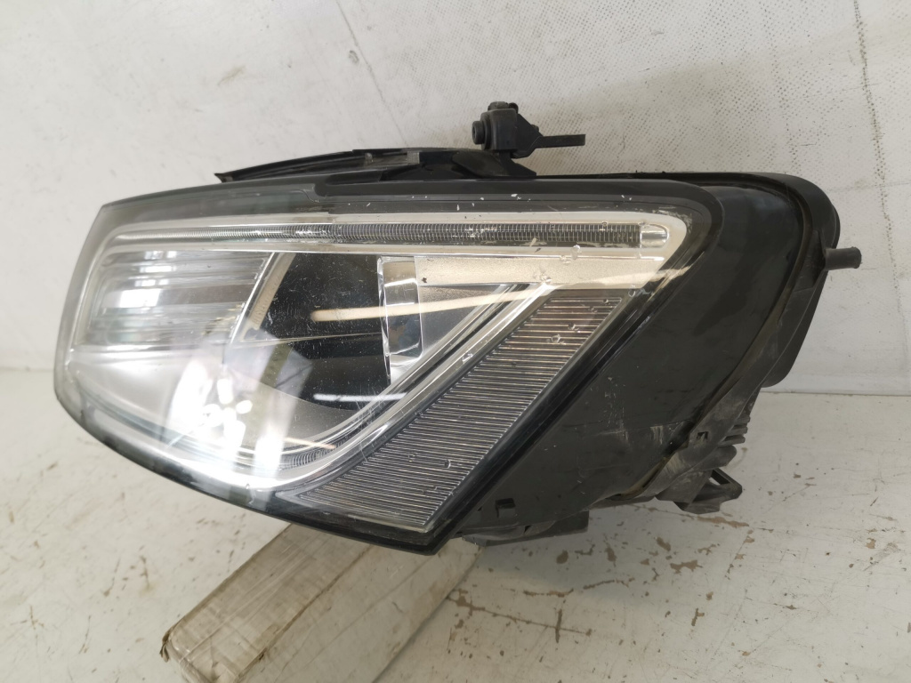 Far Stanga Xenon Led Audi Q5 8R [facelif