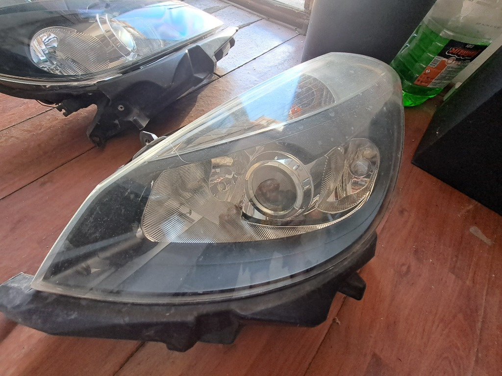 Far stanga Xenon Renault Clio 3 2008