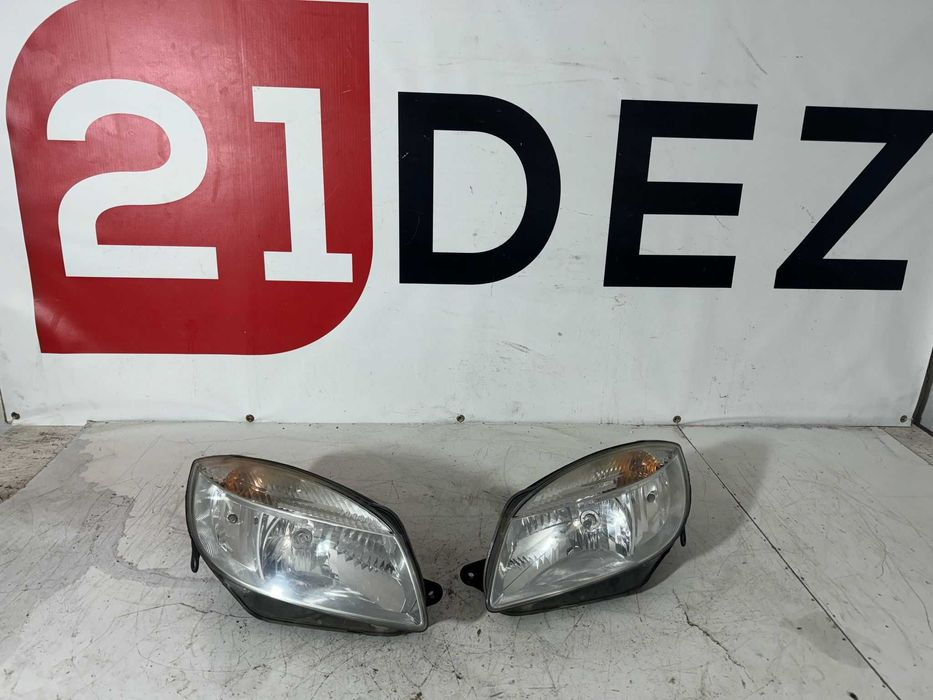 Faruri far stanga dreapta Skoda Fabia 2