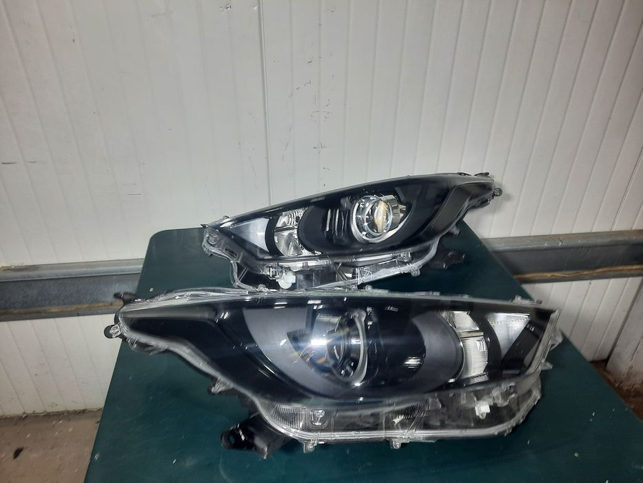 Faruri far stanga dreapta toyota yaris / mazda 2 / 2019 2020 2021 2022