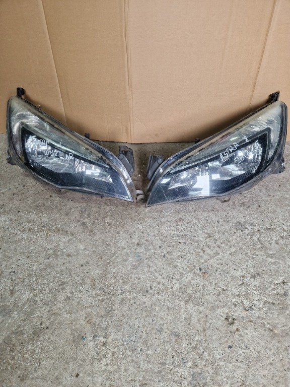 Faruri halogen Opel Astra J 2012