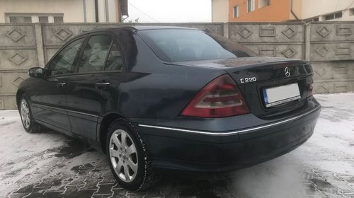 Faruri pentru Mercedes C-Class W203 din 