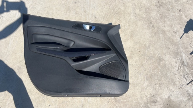 Fată ușa Ford ecosport 2013-2020. Stânga față