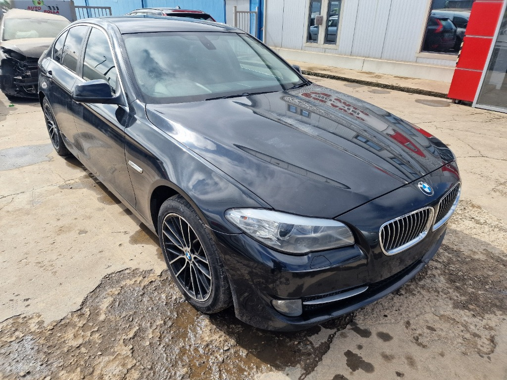 Fata completa BMW 520 F10, an 2011