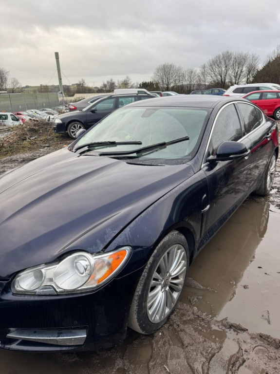 Fata completa JAGUAR XF 2011