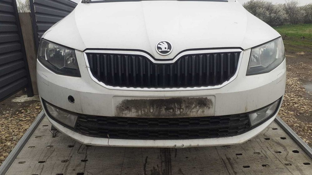 Fata completa Skoda Octavia 3