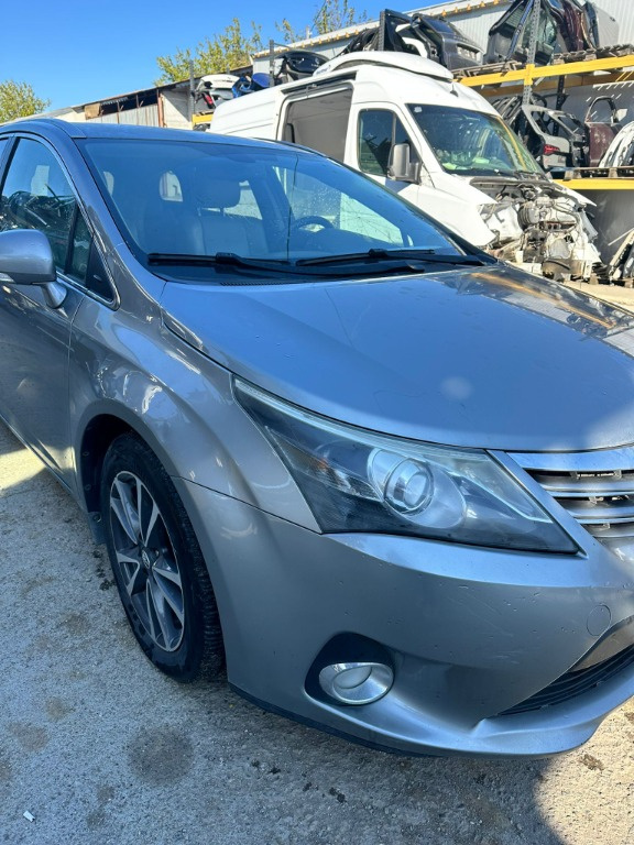 FATA COMPLETA TOYOTA AVENSIS FACELIFT (2