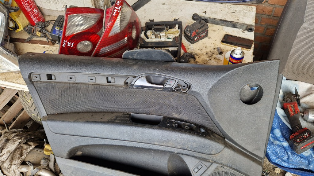 Fata de portiera stanga fata Vw Touareg 