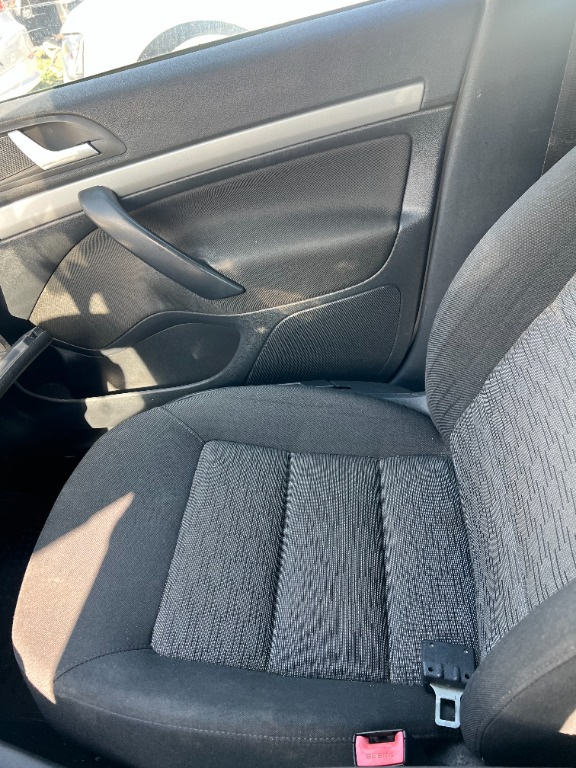 Fata de usa dreapta fata Skoda Octavia 2 din 2013