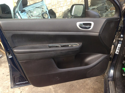 Fata de usa dreapta spate Peugeot 307 SW COMBI impecabile cu piele neagra, an fabricație:2007