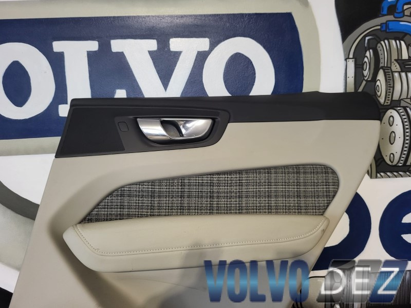 Fata usa dreapta spate VOLVO XC60 307476
