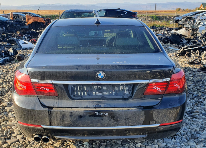 Fata usa fata dreapta BMW Seria 7 F01/F0