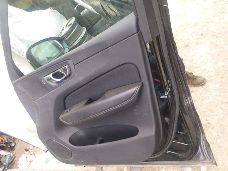 Fata Usa / Portiera Dreapta Fata Volvo Xc60 II Model 2018-2023