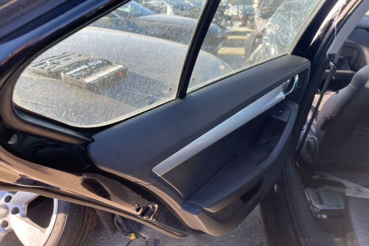 Fata usa spate stanga Skoda Octavia 3 [2013 - 2017] Liftback 5-usi 1.6 TDI MT (105 hp)