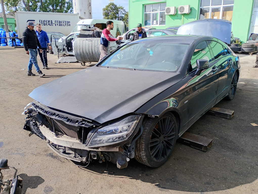 Fata usa stanga fata Mercedes-Benz CLS-C