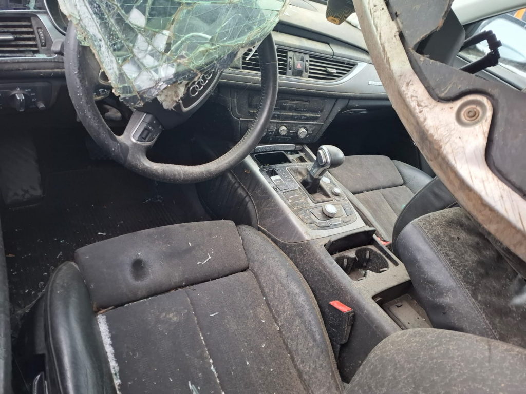 Fata usa stanga spate Audi A6 allroad C7