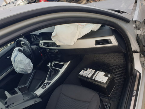 Fete usi BMW E90 facelift