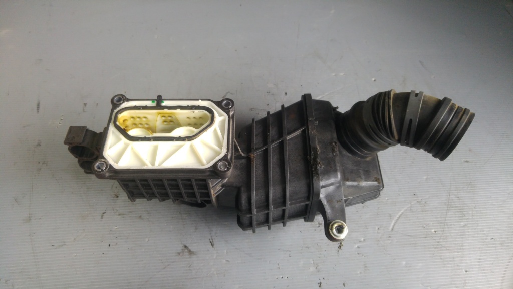 Filtru compresor supraalimentare vw golf 5 6 jetta touran 1.4b cav 03c145755j