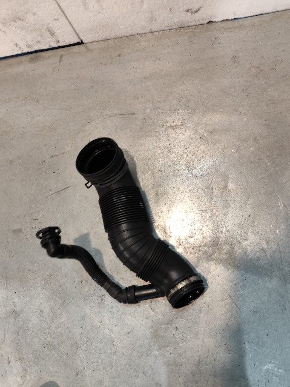Furtun admisie aer 5N0129656 Volkswagen 