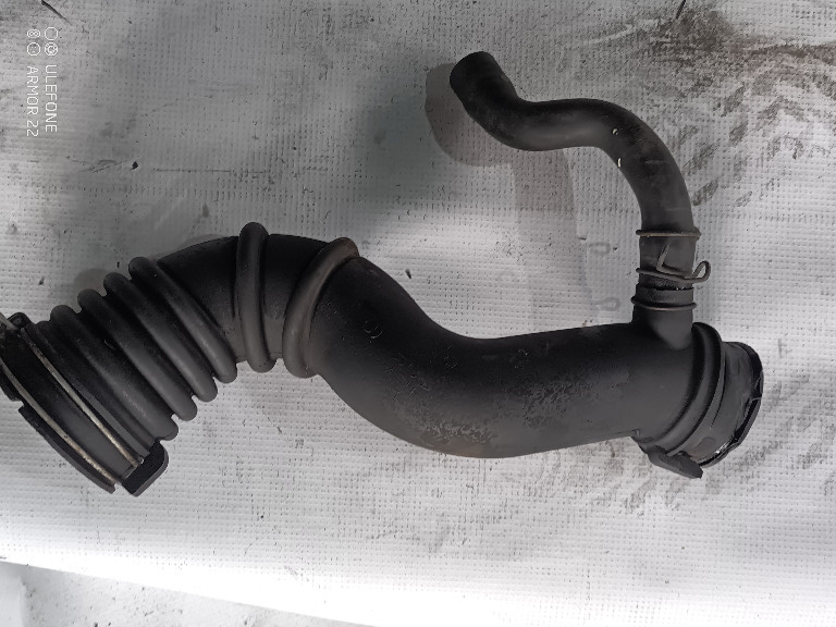 FURTUN ADMISIE AER EPURATOR TURBO TOYOTA COROLLA E12 / COROLLA VERSO 2.0 90CP 2002 17883-27030 17881-27070