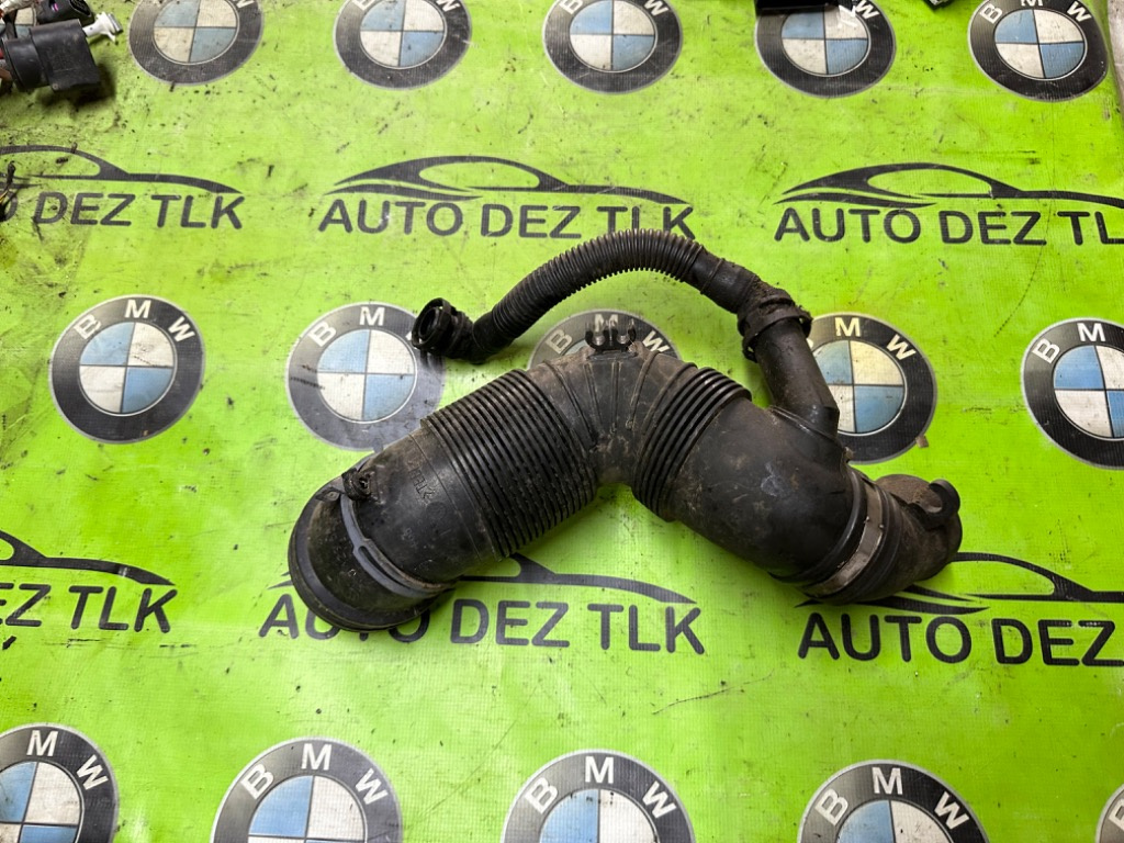 Furtun admisie aer Volkswagen Passat B6 2.0 Motori