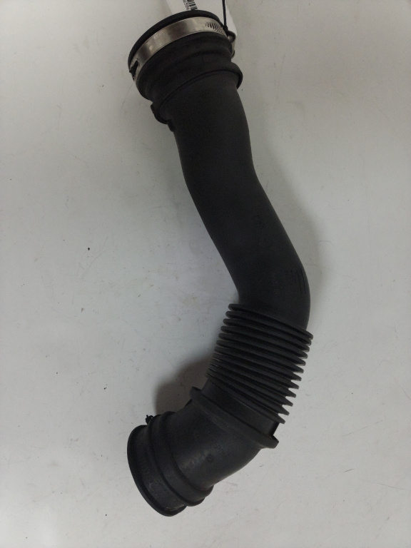Furtun admisie Ford Fiesta cod piesa L1B19R504AB