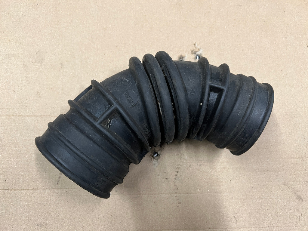 Furtun admisie Ford KA 1.3 - Cod 97KB 9C623 AC