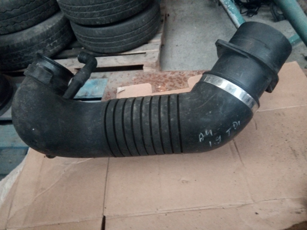 Furtun aer fara debitmetru Vw Passat B5 
