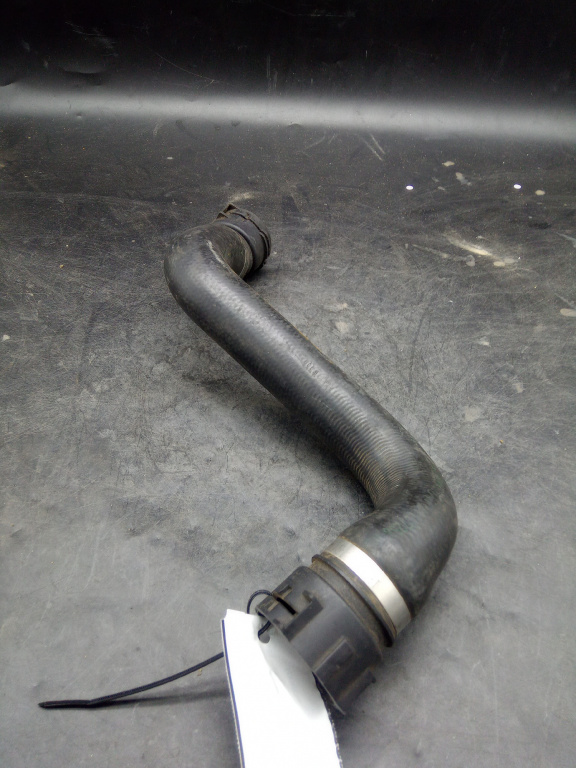Furtun apa (2007-2013/n47) Bmw S1-e88 ,s3-e90-x1-e84 an 2010 N47 cod piesa 7797258