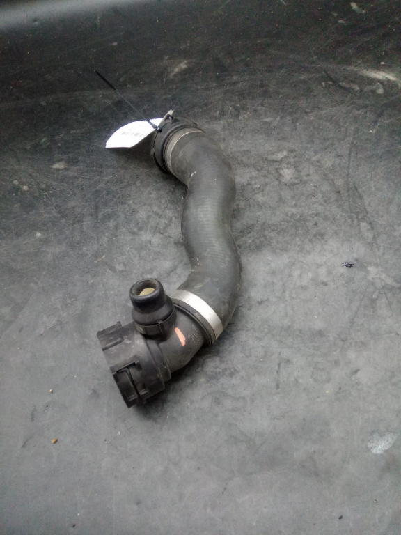 Furtun apa (2009-2013 ) Bmw S7-f01 ,f02 an 2012 cod piesa 7807157