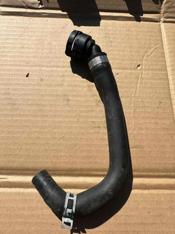 Furtun apa Volvo V40 31368800