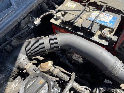 Furtun Conducta Tub Tubulatura Racord Admisie Aer Volkswagen Golf 6 1.6 FSI BSE BSF CCSA CHGA CMXA 2008 - 2014 Cod 1K0129684AG 1K0129684AH 1K0129684AE 1K0129684AF [C4127]