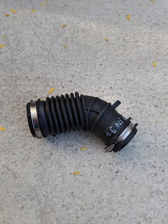 Furtun intercooler Nissan Note 2 1.5 DCI cod 165758885r an 2012 - 2020