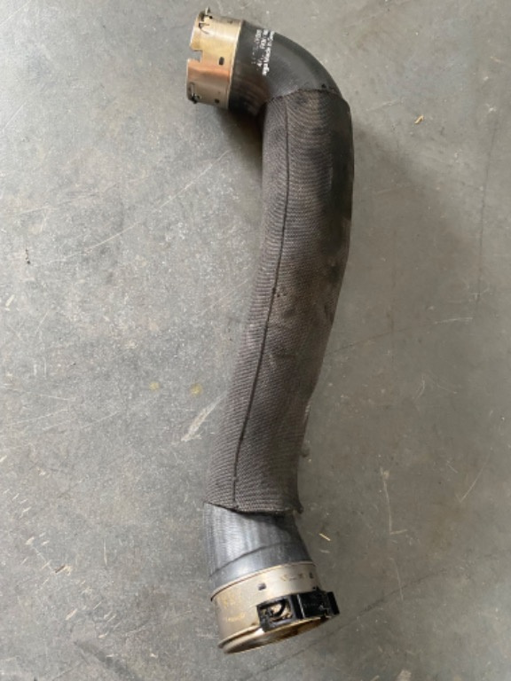 Furtun intercooler turbo 1.6 DCI Nissan Qashqai an 2016 - 2022 cod 144634EB0B