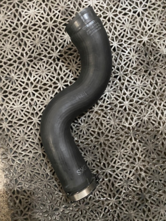 Furtun intercooler turbo 2.0 TDI Audi A4 B8 an 2009 - 2014 cod 8K0145737K